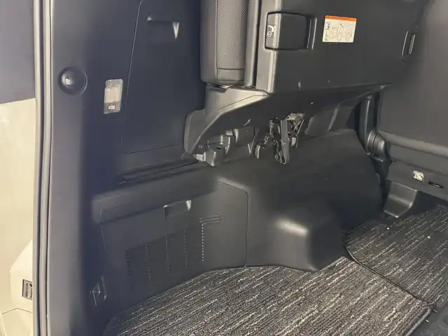 トヨタ アルファード S Cパッケージ 三重県 2018(平30)年 2.1万km ホワイトパールクリスタルシャイン ガソリン/FF/MTモード付インパネCVT/純正 10インチナビ NSZT-Z66T/（FM/AM/CD/DVD/TV/SD/SDREC/Bluetooth/USB/HDMI）/12.1インチ 後席モニター V12T-R66C/バックガイドモニター/モデリスタエアロ（F/S/R下）、スポーツマフラー、19インチAW/両側パワースライドドア/ドライブレコーダー 前方/ETC2.0/Toyota Safety Sense/・プリクラッシュセーフティ/・レーントレーシングアシスト/・クリアランスソナー/・パーキングサポートブレーキ/・アダプティブハイビームシステム/・レーダークルコン/・ロードサインアシスト/・先行車発進告知機能/など/装備/・ツインムーンルーフ*/・【DOP】電子インナーミラー/・合皮シート/・パワーシート（D/N）/・エグゼクティブパワーシート（電動リクライニング＆オットマン（N/2nd））/・パワーバックドア/・シートヒーター・ベンチレーション（D/N）/・ステアリングヒーター/・オートライト/・3眼LEDヘッドランプ/・左右・後席独立オートエアコン/・純正18AW/・保/取/ナビ取/・スマートキーx2/・社外セキュリティ付/・社外テールランプ（純正品車載）/など