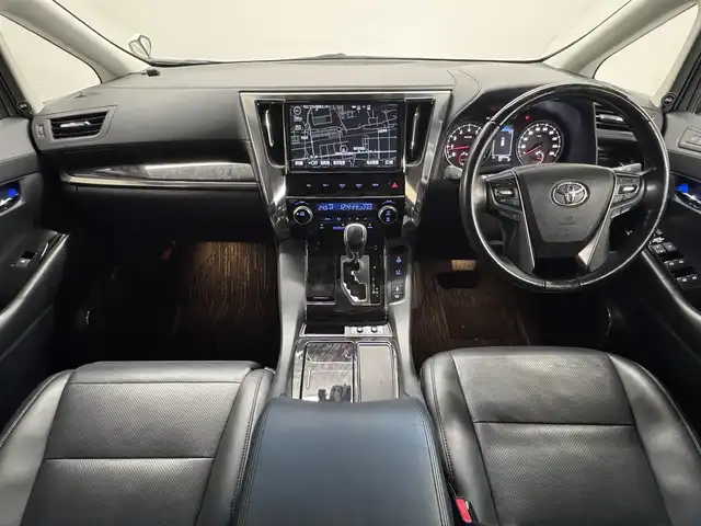 トヨタ アルファード S Cパッケージ 三重県 2018(平30)年 2.1万km ホワイトパールクリスタルシャイン ガソリン/FF/MTモード付インパネCVT/純正 10インチナビ NSZT-Z66T/（FM/AM/CD/DVD/TV/SD/SDREC/Bluetooth/USB/HDMI）/12.1インチ 後席モニター V12T-R66C/バックガイドモニター/モデリスタエアロ（F/S/R下）、スポーツマフラー、19インチAW/両側パワースライドドア/ドライブレコーダー 前方/ETC2.0/Toyota Safety Sense/・プリクラッシュセーフティ/・レーントレーシングアシスト/・クリアランスソナー/・パーキングサポートブレーキ/・アダプティブハイビームシステム/・レーダークルコン/・ロードサインアシスト/・先行車発進告知機能/など/装備/・ツインムーンルーフ*/・【DOP】電子インナーミラー/・合皮シート/・パワーシート（D/N）/・エグゼクティブパワーシート（電動リクライニング＆オットマン（N/2nd））/・パワーバックドア/・シートヒーター・ベンチレーション（D/N）/・ステアリングヒーター/・オートライト/・3眼LEDヘッドランプ/・左右・後席独立オートエアコン/・純正18AW/・保/取/ナビ取/・スマートキーx2/・社外セキュリティ付/・社外テールランプ（純正品車載）/など