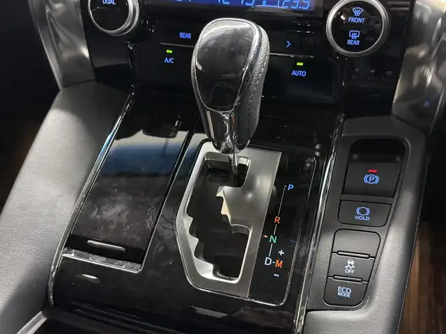 トヨタ アルファード S Cパッケージ 三重県 2018(平30)年 2.1万km ホワイトパールクリスタルシャイン ガソリン/FF/MTモード付インパネCVT/純正 10インチナビ NSZT-Z66T/（FM/AM/CD/DVD/TV/SD/SDREC/Bluetooth/USB/HDMI）/12.1インチ 後席モニター V12T-R66C/バックガイドモニター/モデリスタエアロ（F/S/R下）、スポーツマフラー、19インチAW/両側パワースライドドア/ドライブレコーダー 前方/ETC2.0/Toyota Safety Sense/・プリクラッシュセーフティ/・レーントレーシングアシスト/・クリアランスソナー/・パーキングサポートブレーキ/・アダプティブハイビームシステム/・レーダークルコン/・ロードサインアシスト/・先行車発進告知機能/など/装備/・ツインムーンルーフ*/・【DOP】電子インナーミラー/・合皮シート/・パワーシート（D/N）/・エグゼクティブパワーシート（電動リクライニング＆オットマン（N/2nd））/・パワーバックドア/・シートヒーター・ベンチレーション（D/N）/・ステアリングヒーター/・オートライト/・3眼LEDヘッドランプ/・左右・後席独立オートエアコン/・純正18AW/・保/取/ナビ取/・スマートキーx2/・社外セキュリティ付/・社外テールランプ（純正品車載）/など