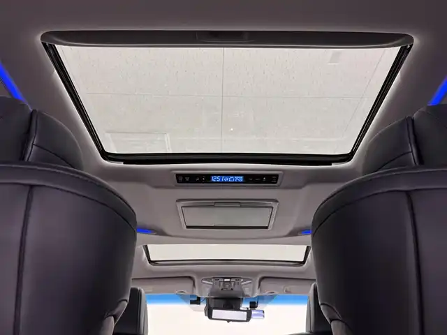 トヨタ アルファード S Cパッケージ 三重県 2018(平30)年 2.1万km ホワイトパールクリスタルシャイン ガソリン/FF/MTモード付インパネCVT/純正 10インチナビ NSZT-Z66T/（FM/AM/CD/DVD/TV/SD/SDREC/Bluetooth/USB/HDMI）/12.1インチ 後席モニター V12T-R66C/バックガイドモニター/モデリスタエアロ（F/S/R下）、スポーツマフラー、19インチAW/両側パワースライドドア/ドライブレコーダー 前方/ETC2.0/Toyota Safety Sense/・プリクラッシュセーフティ/・レーントレーシングアシスト/・クリアランスソナー/・パーキングサポートブレーキ/・アダプティブハイビームシステム/・レーダークルコン/・ロードサインアシスト/・先行車発進告知機能/など/装備/・ツインムーンルーフ*/・【DOP】電子インナーミラー/・合皮シート/・パワーシート（D/N）/・エグゼクティブパワーシート（電動リクライニング＆オットマン（N/2nd））/・パワーバックドア/・シートヒーター・ベンチレーション（D/N）/・ステアリングヒーター/・オートライト/・3眼LEDヘッドランプ/・左右・後席独立オートエアコン/・純正18AW/・保/取/ナビ取/・スマートキーx2/・社外セキュリティ付/・社外テールランプ（純正品車載）/など