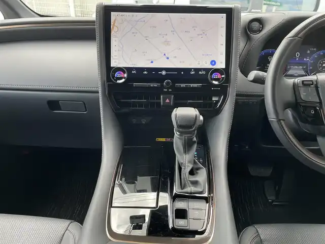 トヨタ アルファード Z 愛知県 2024(令6)年 0.8万km ブラック /禁煙//左右独立ムーンルーフ//純正フリップダウンモニター//純正ナビ//BT/フルセグ/USB/Miracast/TVキャンセラー//バックカメラ//全方位カメラ//純正18AW//黒革シート//シートヒーター（全席）//シートベンチレーション（全席）//メモリー機能付きパワーシート//デジタルインナーミラー//前後ドライブレコーダー//ビルトインETC2.0//両側パワースライドドア//ACC/PCS/LTA/BSM/RSA/HUD//先行車発進告知//前後クリアランスソナー//横滑り防止装置//電子制御パーキングブレーキ//ブレーキホールド//電動リアゲート//LEDオートライト//LEDフォグランプ//オートマチックハイビーム//本革巻きステアリング//ステアリングヒーター//ステアリングスイッチ//置くだけ充電//MTモード付AT//オートリトラウィンカーミラー//オットマン//純正フロアマット//純正ドアバイザー//スペアタイヤ//スペアスマートキー//取扱説明書//新車時保証書//////////