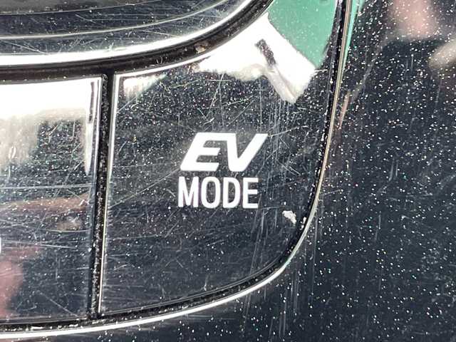 トヨタ Ｃ－ＨＲ G 岐阜県 2018(平30)年 11.4万km ホワイトパールクリスタルシャイン 禁煙車/純正SDナビ/フルセグTV/Bluetooth/ブラインドスポットモニター/クルーズコントロール/ABS/前後コーナーセンサー/レーンキープアシスト/盗難防止装置/Wサイドエアバック/カーテンエアバック/LEDヘッドライト/オートハイビーム/モデリスタエアロ/ビルトインETC/純正アルミホイール/パワーステアリング/パワーウィンドウ/ステアリングスイッチ/ドライブレコーダー/スマートキー/Pスタート/社外AW積み込み