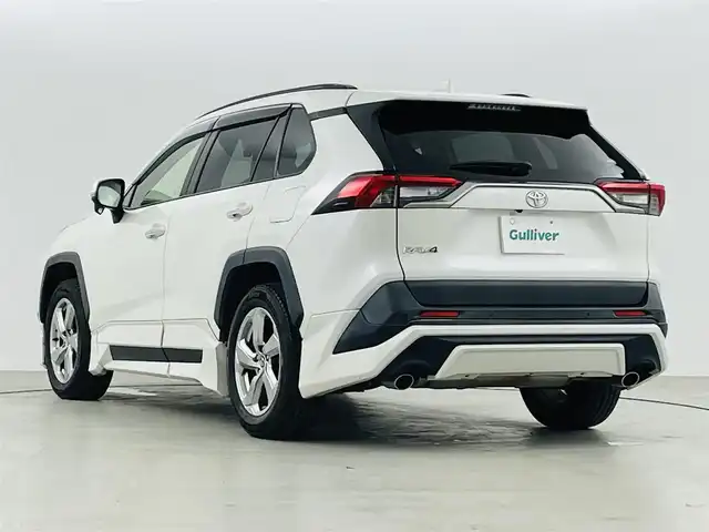 トヨタ ＲＡＶ４ G 福島県 2019(令1)年 6.4万km ホワイトパールクリスタルシャイン 4WD/トヨタセーフティセンス/・プリクラッシュセーフティ/・レーンキープアシスト/・オートマチックハイビーム/・ロードサインアシスト/・レーダークルーズコントロール/・先行車発進告知機能/・ブラインドスポットモニター/・リヤクロストラフィックアラート/・クリアランスソナー/・パーキングサポートブレーキ/ＴＲＤエアロ（フロント／サイド／リア）/純正メモリナビ/・型番：NSZT-Y68T/・CD/DVD/USB/HDMI/Bluetooth/・バックカメラ/・ビルトインＥＴＣ/・純正ドライブレコーダー/・デジタルインナーミラー/パワーバックドア/オートライト/・LEDヘッドライト/・フォグランプ/レザーシート/・全席シートヒーター/・Ｄ席メモリー付パワーシート/純正18インチAW/革巻きステアリング/・ステアリングヒーター/・ステアリングスイッチ/電子パーキングブレーキ/・オートブレーキホールド/ルーフレール