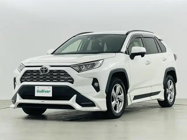 トヨタ ＲＡＶ４ G 福島県 2019(令1)年 6.4万km ホワイトパールクリスタルシャイン 4WD/トヨタセーフティセンス/・プリクラッシュセーフティ/・レーンキープアシスト/・オートマチックハイビーム/・ロードサインアシスト/・レーダークルーズコントロール/・先行車発進告知機能/・ブラインドスポットモニター/・リヤクロストラフィックアラート/・クリアランスソナー/・パーキングサポートブレーキ/ＴＲＤエアロ（フロント／サイド／リア）/純正メモリナビ/・型番：NSZT-Y68T/・CD/DVD/USB/HDMI/Bluetooth/・バックカメラ/・ビルトインＥＴＣ/・純正ドライブレコーダー/・デジタルインナーミラー/パワーバックドア/オートライト/・LEDヘッドライト/・フォグランプ/レザーシート/・全席シートヒーター/・Ｄ席メモリー付パワーシート/純正18インチAW/革巻きステアリング/・ステアリングヒーター/・ステアリングスイッチ/電子パーキングブレーキ/・オートブレーキホールド/ルーフレール