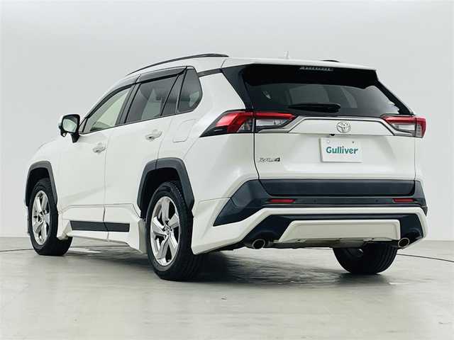トヨタ ＲＡＶ４ G 道東・釧路十勝 2019(令1)年 6.4万km ホワイトパールクリスタルシャイン 4WD/トヨタセーフティセンス/・プリクラッシュセーフティ/・レーンキープアシスト/・オートマチックハイビーム/・ロードサインアシスト/・レーダークルーズコントロール/・先行車発進告知機能/・ブラインドスポットモニター/・リヤクロストラフィックアラート/・クリアランスソナー/・パーキングサポートブレーキ/ＴＲＤエアロ（フロント／サイド／リア）/純正メモリナビ/・型番：NSZT-Y68T/・CD/DVD/USB/HDMI/Bluetooth/・バックカメラ/・ビルトインＥＴＣ/・純正ドライブレコーダー/・デジタルインナーミラー/パワーバックドア/オートライト/・LEDヘッドライト/・フォグランプ/レザーシート/・全席シートヒーター/・Ｄ席メモリー付パワーシート/純正18インチAW/革巻きステアリング/・ステアリングヒーター/・ステアリングスイッチ/電子パーキングブレーキ/・オートブレーキホールド/ルーフレール