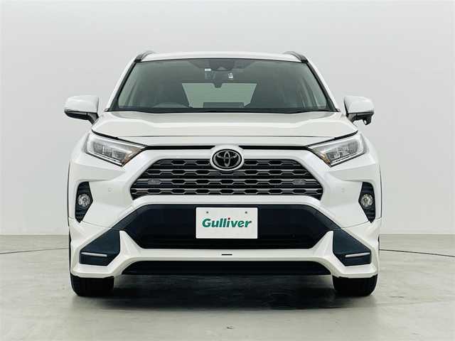 トヨタ ＲＡＶ４ G 道東・釧路十勝 2019(令1)年 6.4万km ホワイトパールクリスタルシャイン 4WD/トヨタセーフティセンス/・プリクラッシュセーフティ/・レーンキープアシスト/・オートマチックハイビーム/・ロードサインアシスト/・レーダークルーズコントロール/・先行車発進告知機能/・ブラインドスポットモニター/・リヤクロストラフィックアラート/・クリアランスソナー/・パーキングサポートブレーキ/ＴＲＤエアロ（フロント／サイド／リア）/純正メモリナビ/・型番：NSZT-Y68T/・CD/DVD/USB/HDMI/Bluetooth/・バックカメラ/・ビルトインＥＴＣ/・純正ドライブレコーダー/・デジタルインナーミラー/パワーバックドア/オートライト/・LEDヘッドライト/・フォグランプ/レザーシート/・全席シートヒーター/・Ｄ席メモリー付パワーシート/純正18インチAW/革巻きステアリング/・ステアリングヒーター/・ステアリングスイッチ/電子パーキングブレーキ/・オートブレーキホールド/ルーフレール