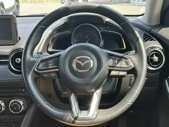 マツダ デミオ XD ツーリング 福岡県 2018(平30)年 2.7万km ソウルレッドクリスタルM ・マツダコネクトナビ/（BLUETOOTH/フルセグ/全周囲カメラ/・ETC/・ディーゼル車/・シートヒーター/・純正フロアマット/・アルミホイール/・交通標識認識システム/・クリアランスソナー/・レーンキープアシスト/・コーナーセンサー/・パノラミックビューモニター/・マルチビューモニター/・BSM/・SBS/・HUD/・プッシュスタート/・保証書/・取扱説明書