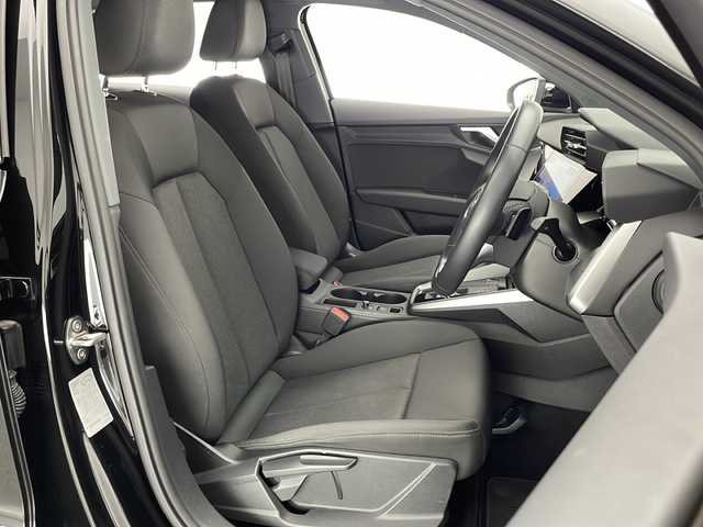 アウディ Ａ３ SB 30TFSI 宮崎県 2021(令3)年 2.7万km ミトスブラックメタリック 純正ナビ/ワンセグテレビ/ＡＭ・ＦＭ/バックカメラ　/Ｄ／Ｎ席シートヒーター/電子パーキングブレーキ/クルーズコントロール/コーナーセンサー　/パーキングアシスト/オートライト　/パドルシフト/ＥＴＣ2.0/プッシュスタート/ウィンカーミラー