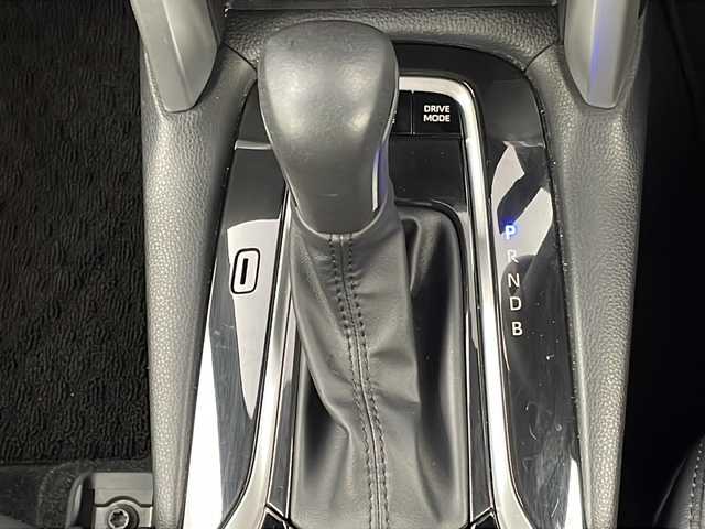 トヨタ カローラ クロス ハイブリッド Z 宮城県 2022(令4)年 5.6万km アティチュードブラックマイカ パノラマルーフ/トヨタセーフティセンス/・プリクラッシュセーフティ/・レーントレーシングアシスト/・レーダークルーズコントロール/・ロードサインアシスト/・ブラインドスポットモニター/・オートハイビーム /全周囲カメラ/純正10.5インチディスプレイオーディオ/電動リアゲート/ハーフレザーシート/シートヒーター（D/N）/パワーシート （Dのみ）/純正18インチAW/シーケンシャルランプ/LEDヘッドライト/LEDフォグ/社外ドライブレコーダー/ビルトインETC/ステアリングスイッチ/革巻きステアリング