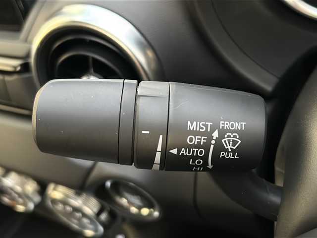 マツダ ロードスター ネイビー トップ 福岡県 2022(令4)年 1.2万km スノーフレイクホワイトパールマイカ 純正メーカーナビ7インチ/(FM/AM/CD/DVD/BT/フルTV/AppleCarPlay)/ワンオーナー/6MT/特別仕様車/ディーラーメンテ記録あり/ドライブレコーダー(CS-360FH)/レーンアシスト/スマートシティブレーキサポート/ブラインドスポットモニター/標識認識/リアコーナーセンサー/ウインドディフレクター/D席＋N席シートヒーター/LEDヘッドライト/オートワイパー/ETC/レザーシート/純正フロアマット