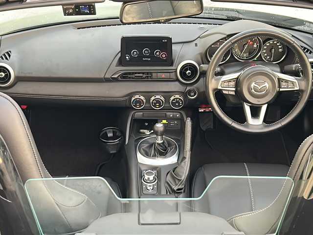 マツダ ロードスター ネイビー トップ 福岡県 2022(令4)年 1.2万km スノーフレイクホワイトパールマイカ 純正メーカーナビ7インチ/(FM/AM/CD/DVD/BT/フルTV/AppleCarPlay)/ワンオーナー/6MT/特別仕様車/ディーラーメンテ記録あり/ドライブレコーダー(CS-360FH)/レーンアシスト/スマートシティブレーキサポート/ブラインドスポットモニター/標識認識/リアコーナーセンサー/ウインドディフレクター/D席＋N席シートヒーター/LEDヘッドライト/オートワイパー/ETC/レザーシート/純正フロアマット