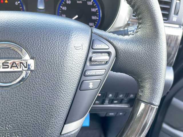 日産 エルグランド 350HWS アーバンクロム ホワイトレザー 道北・旭川 2017(平29)年 7.6万km ファントムブラック /ワンオーナー//純正ナビ/BT/CD/DVD/TV/AUX//フリップダウンモニター//両側パワースライドドア//ホワイト革シート//電動リアゲート//前席パワーシート//前席シートヒーター//運転席メモリーシート//アラウンドビューモニター//コーナーセンサー//インテリジェントブレーキアシスト//踏み間違い防止//インテリジェンスクルーズコントロール//横すべり防止//オートライト//LEDヘッドライト//LED加飾付きフォグ//純正ETC//ステアリングリモコン//100V電源//取扱説明書//保証書//純正フロアマット