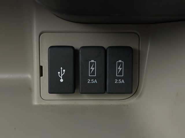 ホンダ Ｎ ＢＯＸ G EX ターボ ホンダセンシング 秋田県 2019(令1)年 3.7万km プラチナホワイトパール ４WD/社外SDナビ(Bluetooth/CD/DVD/フルセグ)/バックフロントカメラ/ビルトインETC/クルーズコントロール/車線逸脱警報/両側パワースライドドア/アイドリングストップ/社外フロアマット/純正AW/前席シートヒーター/衝突被害軽減システム/リアデアイサー/純正スチールホイール/チップアップシート/LEDヘッドライト/スマートキー