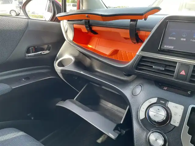 トヨタ シエンタ ハイブリッド G 佐賀県 2017(平29)年 5.8万km レッドマイカM ワンオーナー/純正SDナビゲーション/・フルセグTV/CD/DVD/SD/Bluetooth/バックカメラ/前方ドライブレコーダー/ビルトインETC/両側パワースライドドア/DN席シートヒーター/ISOFIX対応/革巻きステアリング/ステアリングリモコン/純正LEDヘッドライト/・オートマチックハイビーム/純正フォグランプ/純正フロアマット/純正ドアバイザ―/新車保証書/取扱説明書/スペアキー１本/トヨタセーフティセンスC/プリクラッシュセーフティ/レーンディパーチャーアラート/先行車発進お知らせ機能/クリアランスソナー