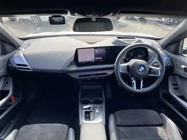 ＢＭＷ ＢＭＷ １２０ｄ Mスポーツ 福岡県 2025(令7)年 0.5万km アルピンホワイトⅢ ・1オーナー/・アクティブクルーズコントロール/・純正ナビ/BT/USB/carplay/・全方位カメラ/・ハーフレザーシート/シートヒーター/・ドライブレコーダー/・ミラー型ETC/・純正18AW/・LEDライト/・BLIS/・ヘッドアップディスプレイ/・ワイヤレス充電