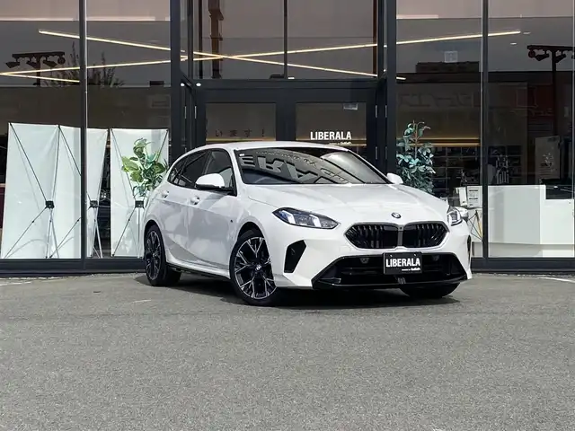 ＢＭＷ ＢＭＷ １２０ｄ Mスポーツ 福岡県 2025(令7)年 0.5万km アルピンホワイトⅢ ・1オーナー/・アクティブクルーズコントロール/・純正ナビ/BT/USB/carplay/・全方位カメラ/・ハーフレザーシート/シートヒーター/・ドライブレコーダー/・ミラー型ETC/・純正18AW/・LEDライト/・BLIS/・ヘッドアップディスプレイ/・ワイヤレス充電