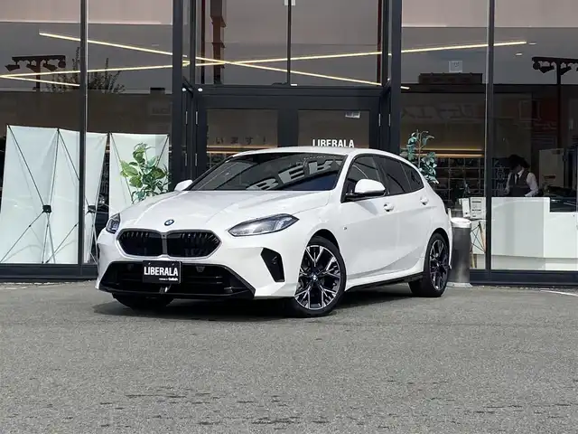 ＢＭＷ ＢＭＷ １２０ｄ Mスポーツ 福岡県 2025(令7)年 0.5万km アルピンホワイトⅢ ・1オーナー/・アクティブクルーズコントロール/・純正ナビ/BT/USB/carplay/・全方位カメラ/・ハーフレザーシート/シートヒーター/・ドライブレコーダー/・ミラー型ETC/・純正18AW/・LEDライト/・BLIS/・ヘッドアップディスプレイ/・ワイヤレス充電