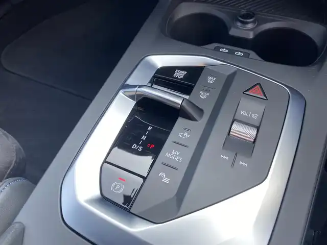 ＢＭＷ ＢＭＷ １２０ｄ Mスポーツ 福岡県 2025(令7)年 0.5万km アルピンホワイトⅢ ・1オーナー/・アクティブクルーズコントロール/・純正ナビ/BT/USB/carplay/・全方位カメラ/・ハーフレザーシート/シートヒーター/・ドライブレコーダー/・ミラー型ETC/・純正18AW/・LEDライト/・BLIS/・ヘッドアップディスプレイ/・ワイヤレス充電