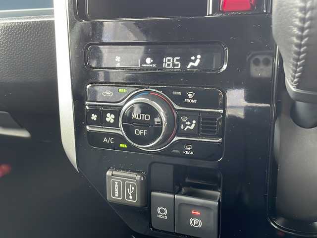 トヨタ ルーミー 山口県 2024(令6)年 1.1万km ブラックマイカメタリック 純正9インチナビ【NMZN-Y73D】/・フルセグテレビ/・Bluetooth/・CD／DVD/・AM/FM/・HDMI/・USB／iPod/・SD/・MEMORY MUSIC/・レコーダーリンク/両側パワースライドドア/ETC2.0/前後ドライブレコーダー/プッシュスタート/スマートキー（スペアキー有）/電動パーキングブレーキ/シートヒーター（運転席＋助手席）/革調シートカバー/スマートアシスト/・衝突回避支援ブレーキ機能/・衝突警報機能/・車線逸脱警報機能/・路側逸脱警報/・ふらつき警報/・ブレーキ制御付き誤発進抑制機能/・先行車発進お知らせ機能/・ADB/・サイドビューランプ/・コーナーセンサー/・標識認識機能/・全車速追従機能付ACC