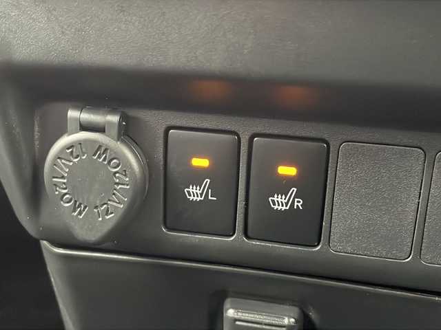 トヨタ ルーミー 山口県 2024(令6)年 1.1万km ブラックマイカメタリック 純正9インチナビ【NMZN-Y73D】/・フルセグテレビ/・Bluetooth/・CD／DVD/・AM/FM/・HDMI/・USB／iPod/・SD/・MEMORY MUSIC/・レコーダーリンク/両側パワースライドドア/ETC2.0/前後ドライブレコーダー/プッシュスタート/スマートキー（スペアキー有）/電動パーキングブレーキ/シートヒーター（運転席＋助手席）/革調シートカバー/スマートアシスト/・衝突回避支援ブレーキ機能/・衝突警報機能/・車線逸脱警報機能/・路側逸脱警報/・ふらつき警報/・ブレーキ制御付き誤発進抑制機能/・先行車発進お知らせ機能/・ADB/・サイドビューランプ/・コーナーセンサー/・標識認識機能/・全車速追従機能付ACC