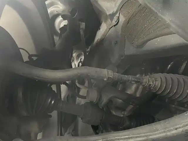 トヨタ カムリ G レザーパッケージ 滋賀県 2021(令3)年 7.4万km プラチナホワイトパールマイカ ワンオーナー/純正8インチナビ/(AM/FM/BT/USB/フルセグTV)/白革シート/シートヒーター/パワーシート/コーナーセンサー/ブラインドスポットモニター/ビルトインETC/ドライブレコーダー/バックカメラ/トヨタセーフティセンス/・プリクラッシュセーフティ/・レーントレーシングアシスト/・オートマチックハイビーム/・レーダークルーズコントロール/電動サンシェード/電動サイドブレーキ/オートホールド/オートライト/革巻きステアリング/ステアリングスイッチ/横滑り防止装置/積込スタッドレスタイヤ/プッシュスタート/電格ウインカーミラー