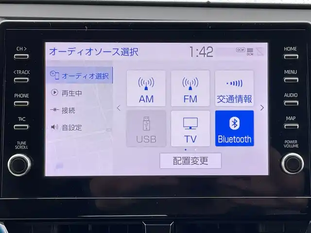 トヨタ カムリ G レザーパッケージ 滋賀県 2021(令3)年 7.4万km プラチナホワイトパールマイカ ワンオーナー/純正8インチナビ/(AM/FM/BT/USB/フルセグTV)/白革シート/シートヒーター/パワーシート/コーナーセンサー/ブラインドスポットモニター/ビルトインETC/ドライブレコーダー/バックカメラ/トヨタセーフティセンス/・プリクラッシュセーフティ/・レーントレーシングアシスト/・オートマチックハイビーム/・レーダークルーズコントロール/電動サンシェード/電動サイドブレーキ/オートホールド/オートライト/革巻きステアリング/ステアリングスイッチ/横滑り防止装置/積込スタッドレスタイヤ/プッシュスタート/電格ウインカーミラー