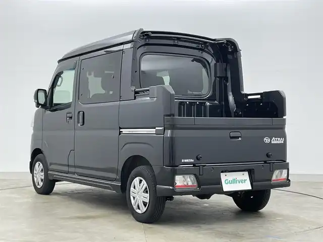 ダイハツ アトレー バン デッキバン 岡山県 2023(令5)年 2.1万km ブラックマイカメタリック 純正ナビ/NMZK-W73D/（CD/DVD/TV/BT/USB)/バックカメラ/両側パワースライドドア/LEDヘッドライト/フォグランプ/オートライト/スマートアシスト/衝突回避支援/認識支援/運転負荷軽減/駐車支援/コーナーセンサー/ETC/ドライブレコーダー/スペアキー1個