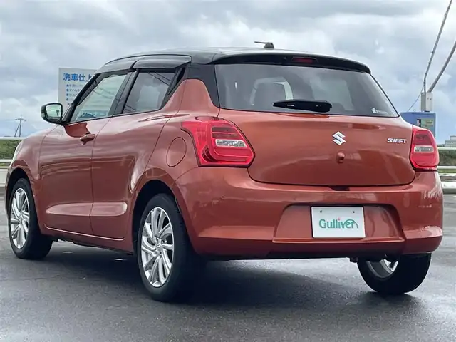 スズキ スイフト XG 佐賀県 2020(令2)年 5.4万km フレイムオレンジパールメタリック/ブラック2トーンルーフ ワンオーナー/8インチメモリナビ/・フルセグTV/SD/DVD/Bluetooth/USB/バックカメラ/ドライブレコーダー/ビルトインETC/シートヒーター/コーナーセンサー/パーキングセンサー/オートライト/純正16インチアルミ/純正フロアマット/純正ドアバイザー/SUZUKIセーフティーサポート/・デュアルセンサーブレーキサポート/・車線逸脱抑制機能/・ハイビームアシスト/・アダプティブクルーズコントロール/・レーンキープアシスト/・横滑り防止装置