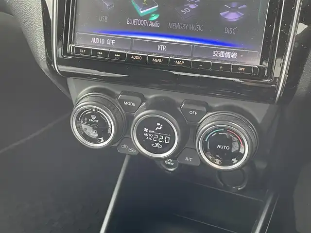 スズキ スイフト XG 佐賀県 2020(令2)年 5.4万km フレイムオレンジパールメタリック/ブラック2トーンルーフ ワンオーナー/8インチメモリナビ/・フルセグTV/SD/DVD/Bluetooth/USB/バックカメラ/ドライブレコーダー/ビルトインETC/シートヒーター/コーナーセンサー/パーキングセンサー/オートライト/純正16インチアルミ/純正フロアマット/純正ドアバイザー/SUZUKIセーフティーサポート/・デュアルセンサーブレーキサポート/・車線逸脱抑制機能/・ハイビームアシスト/・アダプティブクルーズコントロール/・レーンキープアシスト/・横滑り防止装置