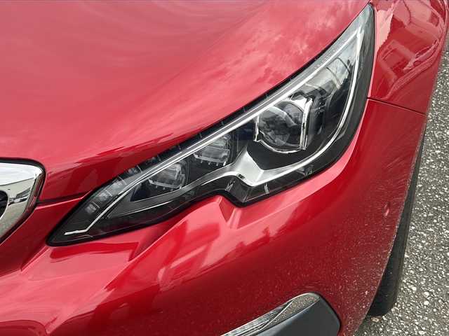 プジョー ３０８ アリュール ブルーHDi 富山県 2020(令2)年 2.1万km 赤 スマートキー（２本）/ハーフレザーシート/メーカーオプションナビ/衝突安全ブレーキ/Bluetooth/ETC2.0/ACC/レーンキープアシスト/LEDヘッドライト/フォグランプ/純正フロアマット/横滑り防止措置/アイドリングストップ/電動パーキングブレーキ/電動格納ウィンカーミラー/ブラインドスポットモニター/オートライト/オートハイビーム/パドルシフト/取扱説明書