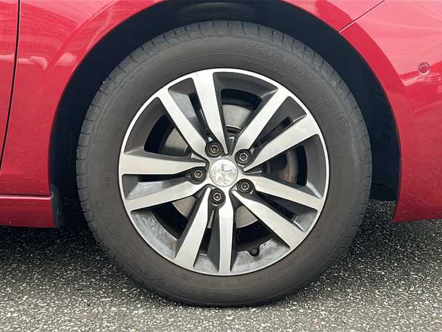 プジョー ３０８ アリュール ブルーHDi 富山県 2020(令2)年 2.1万km 赤 スマートキー（２本）/ハーフレザーシート/メーカーオプションナビ/衝突安全ブレーキ/Bluetooth/ETC2.0/ACC/レーンキープアシスト/LEDヘッドライト/フォグランプ/純正フロアマット/横滑り防止措置/アイドリングストップ/電動パーキングブレーキ/電動格納ウィンカーミラー/ブラインドスポットモニター/オートライト/オートハイビーム/パドルシフト/取扱説明書