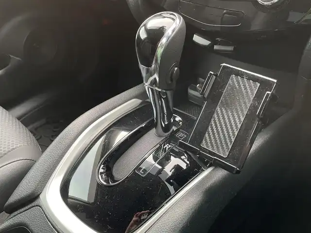 日産 エクストレイル ハイブリッド 20X 新潟県 2017(平29)年 8.1万km ブリリアントホワイトパール 4WD/社外SDナビ(AVIC-CL902XS)/CD/DVD/BT/フルセグテレビ/バックカメラ/ETC/ドライブレコーダー/衝突被害軽減ブレーキ/レーンキープアシスト/レーダークルーズコントロール/サンルーフ/革シート/パワーバックドア/コーナーセンサー/ステアリングスイッチ/スマートキー/プッシュスタート/LEDヘッドライト/オートライト/フォグランプ/純正20インチアルミホイール/社外18インチAW冬タイヤ車載