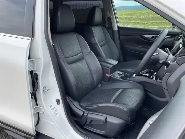 日産 エクストレイル ハイブリッド 20X 新潟県 2017(平29)年 8.1万km ブリリアントホワイトパール 4WD/社外SDナビ(AVIC-CL902XS)/CD/DVD/BT/フルセグテレビ/バックカメラ/ETC/ドライブレコーダー/衝突被害軽減ブレーキ/レーンキープアシスト/レーダークルーズコントロール/サンルーフ/革シート/パワーバックドア/コーナーセンサー/ステアリングスイッチ/スマートキー/プッシュスタート/LEDヘッドライト/オートライト/フォグランプ/純正20インチアルミホイール/社外18インチAW冬タイヤ車載