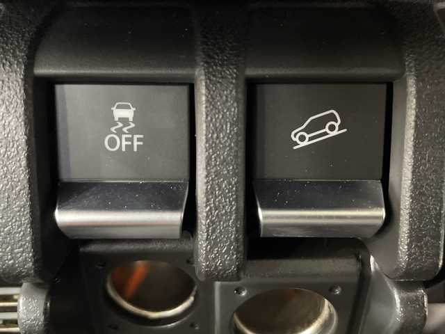 スズキ ジムニー XG 栃木県 2022(令4)年 1.2万km ジャングルグリーン ターボ/パートタイム4WD/純正8インチナビ(CN-RZ875)/(フルセグTV・Bluetooth・CD・DVD・SD・USB)/前方ドライブレコーダー/ETC/ダウンヒルアシストコントロール/ハロゲンヘッドランプ/オートライト/フロントフォグランプ(黄色)/リモコンキー/スペアキー/背面タイヤ/純正フロアマット/フルフラットシート