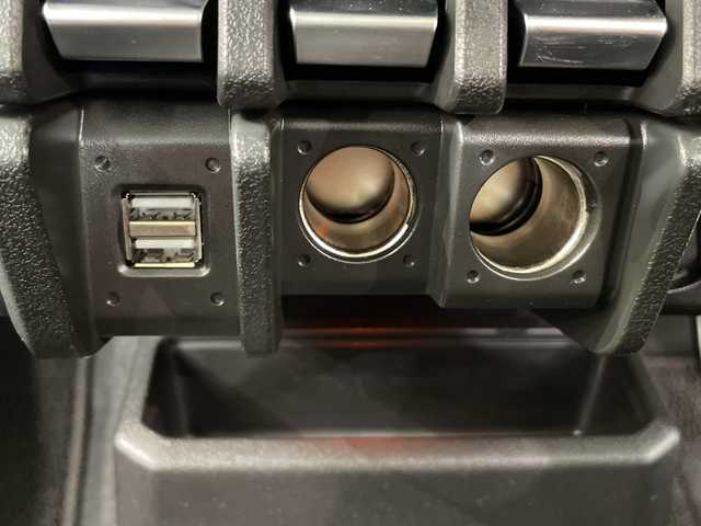 スズキ ジムニー XG 栃木県 2022(令4)年 1.2万km ジャングルグリーン ターボ/パートタイム4WD/純正8インチナビ(CN-RZ875)/(フルセグTV・Bluetooth・CD・DVD・SD・USB)/前方ドライブレコーダー/ETC/ダウンヒルアシストコントロール/ハロゲンヘッドランプ/オートライト/フロントフォグランプ(黄色)/リモコンキー/スペアキー/背面タイヤ/純正フロアマット/フルフラットシート