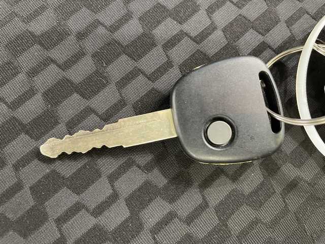 スズキ ジムニー XG 栃木県 2022(令4)年 1.2万km ジャングルグリーン ターボ/パートタイム4WD/純正8インチナビ(CN-RZ875)/(フルセグTV・Bluetooth・CD・DVD・SD・USB)/前方ドライブレコーダー/ETC/ダウンヒルアシストコントロール/ハロゲンヘッドランプ/オートライト/フロントフォグランプ(黄色)/リモコンキー/スペアキー/背面タイヤ/純正フロアマット/フルフラットシート