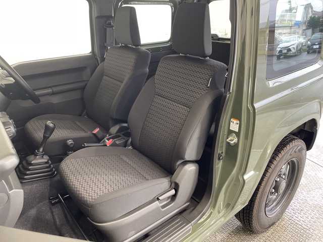 スズキ ジムニー XG 栃木県 2022(令4)年 1.2万km ジャングルグリーン ターボ/パートタイム4WD/純正8インチナビ(CN-RZ875)/(フルセグTV・Bluetooth・CD・DVD・SD・USB)/前方ドライブレコーダー/ETC/ダウンヒルアシストコントロール/ハロゲンヘッドランプ/オートライト/フロントフォグランプ(黄色)/リモコンキー/スペアキー/背面タイヤ/純正フロアマット/フルフラットシート