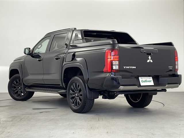 三菱 トライトン GSR 愛知県 2024(令6)年 0.3万km ダイヤモンドブラックマイカ メーカーオプション9インチナビ/音声認識・BT・AppleCarPlay・AndroidAuto・フルセグTV・USB・FM・AM/マルチアラウンドビューモニター/スーパーエレクトロ4WD-II/レーダークルーズ コントロール/ETC/衝突被害軽減システム/本革合皮コンビレザーシート/運転席パワーシート/前席シートヒーター/本革巻ステアリング/ステアリングヒーター/ブラインドスポットモニター/ヒルディセントコントロール/アクティブスタビリティ&トラクションコントロール/アクティブLSD（ブレーキ制御タイプ）/トレーラースタビリティアシスト/アクティブヨーコントロール/リヤデフロック/ヒルスタートアシスト/標識認識システム/LEDオートライト/オートハイビーム/オートワイパー/車線逸脱防止支援機能/後席サーキュレーター/自動防眩ルームミラー/フロントフォグランプ/荷台ベッドライナー/電動格納式ヒーテッドドアミラー/純正18インチアルミホイール