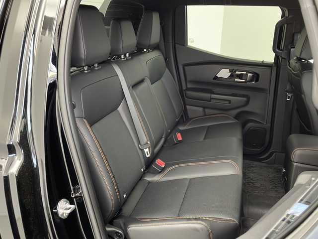 三菱 トライトン GSR 愛知県 2024(令6)年 0.3万km ダイヤモンドブラックマイカ メーカーオプション9インチナビ/音声認識・BT・AppleCarPlay・AndroidAuto・フルセグTV・USB・FM・AM/マルチアラウンドビューモニター/スーパーエレクトロ4WD-II/レーダークルーズ コントロール/ETC/衝突被害軽減システム/本革合皮コンビレザーシート/運転席パワーシート/前席シートヒーター/本革巻ステアリング/ステアリングヒーター/ブラインドスポットモニター/ヒルディセントコントロール/アクティブスタビリティ&トラクションコントロール/アクティブLSD（ブレーキ制御タイプ）/トレーラースタビリティアシスト/アクティブヨーコントロール/リヤデフロック/ヒルスタートアシスト/標識認識システム/LEDオートライト/オートハイビーム/オートワイパー/車線逸脱防止支援機能/後席サーキュレーター/自動防眩ルームミラー/フロントフォグランプ/荷台ベッドライナー/電動格納式ヒーテッドドアミラー/純正18インチアルミホイール