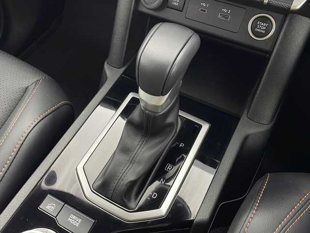 三菱 トライトン GSR 愛知県 2024(令6)年 0.3万km ダイヤモンドブラックマイカ メーカーオプション9インチナビ/音声認識・BT・AppleCarPlay・AndroidAuto・フルセグTV・USB・FM・AM/マルチアラウンドビューモニター/スーパーエレクトロ4WD-II/レーダークルーズ コントロール/ETC/衝突被害軽減システム/本革合皮コンビレザーシート/運転席パワーシート/前席シートヒーター/本革巻ステアリング/ステアリングヒーター/ブラインドスポットモニター/ヒルディセントコントロール/アクティブスタビリティ&トラクションコントロール/アクティブLSD（ブレーキ制御タイプ）/トレーラースタビリティアシスト/アクティブヨーコントロール/リヤデフロック/ヒルスタートアシスト/標識認識システム/LEDオートライト/オートハイビーム/オートワイパー/車線逸脱防止支援機能/後席サーキュレーター/自動防眩ルームミラー/フロントフォグランプ/荷台ベッドライナー/電動格納式ヒーテッドドアミラー/純正18インチアルミホイール