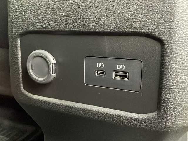 三菱 トライトン GSR 愛知県 2024(令6)年 0.3万km ダイヤモンドブラックマイカ メーカーオプション9インチナビ/音声認識・BT・AppleCarPlay・AndroidAuto・フルセグTV・USB・FM・AM/マルチアラウンドビューモニター/スーパーエレクトロ4WD-II/レーダークルーズ コントロール/ETC/衝突被害軽減システム/本革合皮コンビレザーシート/運転席パワーシート/前席シートヒーター/本革巻ステアリング/ステアリングヒーター/ブラインドスポットモニター/ヒルディセントコントロール/アクティブスタビリティ&トラクションコントロール/アクティブLSD（ブレーキ制御タイプ）/トレーラースタビリティアシスト/アクティブヨーコントロール/リヤデフロック/ヒルスタートアシスト/標識認識システム/LEDオートライト/オートハイビーム/オートワイパー/車線逸脱防止支援機能/後席サーキュレーター/自動防眩ルームミラー/フロントフォグランプ/荷台ベッドライナー/電動格納式ヒーテッドドアミラー/純正18インチアルミホイール