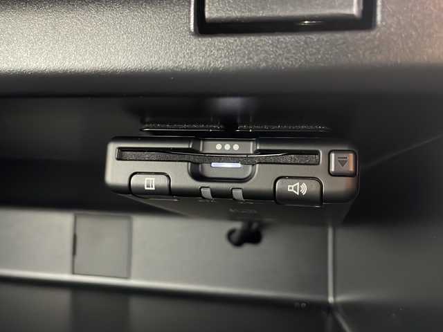 三菱 トライトン GSR 愛知県 2024(令6)年 0.3万km ダイヤモンドブラックマイカ メーカーオプション9インチナビ/音声認識・BT・AppleCarPlay・AndroidAuto・フルセグTV・USB・FM・AM/マルチアラウンドビューモニター/スーパーエレクトロ4WD-II/レーダークルーズ コントロール/ETC/衝突被害軽減システム/本革合皮コンビレザーシート/運転席パワーシート/前席シートヒーター/本革巻ステアリング/ステアリングヒーター/ブラインドスポットモニター/ヒルディセントコントロール/アクティブスタビリティ&トラクションコントロール/アクティブLSD（ブレーキ制御タイプ）/トレーラースタビリティアシスト/アクティブヨーコントロール/リヤデフロック/ヒルスタートアシスト/標識認識システム/LEDオートライト/オートハイビーム/オートワイパー/車線逸脱防止支援機能/後席サーキュレーター/自動防眩ルームミラー/フロントフォグランプ/荷台ベッドライナー/電動格納式ヒーテッドドアミラー/純正18インチアルミホイール