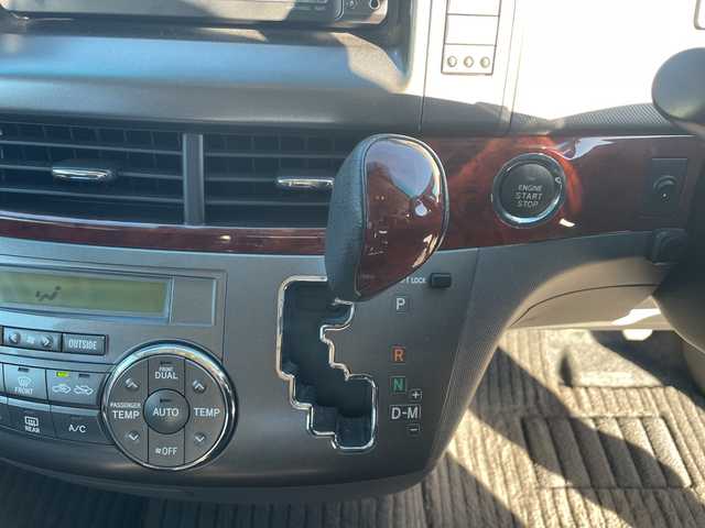 トヨタ エスティマ アエラス Gエディション 神奈川県 2011(平23)年 4.1万km ホワイトパールクリスタルシャイン ツインムーンルーフ/純正HDDナビゲーション【NHZN-W60G】/純正フリップダウンモニター【V9T-R59C　３TV26】/フルセグ　CD DVD　HDD　AM FM　AUX SD/バックカメラ/両側電動スライドドア/クルーズコントロール/純正ビルトインETC/木目調/革コンビステアリング/リアクーラー/プッシュスタート/スマートキー/HIDヘッドランプ/フロントフォグランプ/オートラート/純正サイド/リアスポイラー/純正１７インチアルミホイール/電格ウインカーミラー