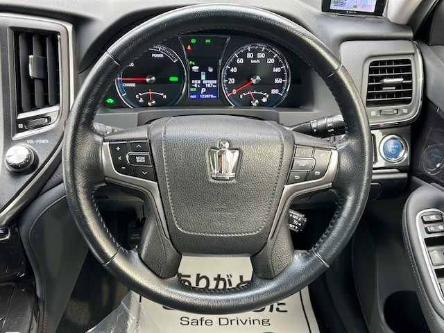 トヨタ クラウン ハイブリッド アスリートS 道東・釧路十勝 2013(平25)年 12.3万km プレシャスブラックパール 寒冷地仕様/純正ナビ/　　（DVD/CD/フルセグTV/Bluetooth）/バックカメラ/クルーズコントロール/前席パワーシート/前席シートヒーター/ハンドルヒーター/HIDヘッドライト/フォグライト/ミラーヒーター/ウィンカーミラー/電動格納ミラー/革巻きステアリング/ステアリングリモコン/横滑り防止装置/コーナーセンサー/ドライブレコーダー/電動チルト＆テレスコピックステアリング/純正ドアバイザー/純正フロアマット/ディーラー記録簿 H30/R2/4/6/スマートキー/エンジンプッシュスタート/スペアキー/取扱説明書/保証書/純正17インチアルミホイール/夏タイヤ積み込み /　　（215/55R17、5mm、純正AW）