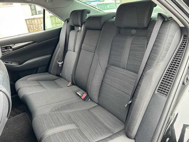 トヨタ クラウン ハイブリッド アスリートS 道東・釧路十勝 2013(平25)年 12.3万km プレシャスブラックパール 寒冷地仕様/純正ナビ/　　（DVD/CD/フルセグTV/Bluetooth）/バックカメラ/クルーズコントロール/前席パワーシート/前席シートヒーター/ハンドルヒーター/HIDヘッドライト/フォグライト/ミラーヒーター/ウィンカーミラー/電動格納ミラー/革巻きステアリング/ステアリングリモコン/横滑り防止装置/コーナーセンサー/ドライブレコーダー/電動チルト＆テレスコピックステアリング/純正ドアバイザー/純正フロアマット/ディーラー記録簿 H30/R2/4/6/スマートキー/エンジンプッシュスタート/スペアキー/取扱説明書/保証書/純正17インチアルミホイール/夏タイヤ積み込み /　　（215/55R17、5mm、純正AW）