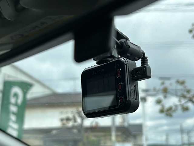トヨタ アクア G 岡山県 2015(平27)年 16.3万km クールソーダメタリック 純正ナビＮＳＣＰ－Ｗ６４　ＢＴ／ＣＤ／フルセグ　バックカメラ　シートヒーター　クルコン　セルスター製レーダーＡＲ－１２１ＲＡ　ドラレコ　ＥＴＣ　ＡＡＣ　ＬＥＤ　スマートキー　純正フロアマット　社外ＡＷ