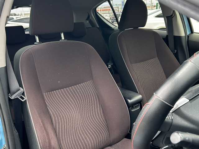 トヨタ アクア G 岡山県 2015(平27)年 16.3万km クールソーダメタリック 純正ナビＮＳＣＰ－Ｗ６４　ＢＴ／ＣＤ／フルセグ　バックカメラ　シートヒーター　クルコン　セルスター製レーダーＡＲ－１２１ＲＡ　ドラレコ　ＥＴＣ　ＡＡＣ　ＬＥＤ　スマートキー　純正フロアマット　社外ＡＷ