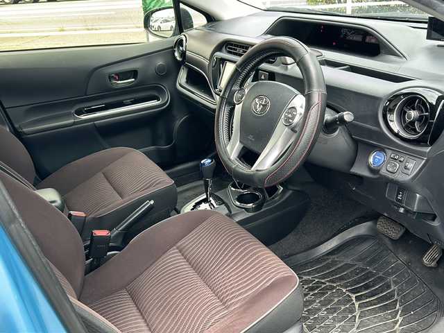 トヨタ アクア G 岡山県 2015(平27)年 16.3万km クールソーダメタリック 純正ナビＮＳＣＰ－Ｗ６４　ＢＴ／ＣＤ／フルセグ　バックカメラ　シートヒーター　クルコン　セルスター製レーダーＡＲ－１２１ＲＡ　ドラレコ　ＥＴＣ　ＡＡＣ　ＬＥＤ　スマートキー　純正フロアマット　社外ＡＷ