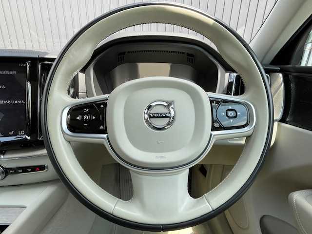 ボルボ ＸＣ６０ D4 AWD インスクリプション 青森県 2019(令1)年 6.2万km 青Ｍ パノラマサンルーフ/harman/kardon/ヘッドアップディスプレイ/運転席マッサージシート/前後ドラレコ/パワーバックドア（スマート）/ベージュ革シート/前席パワーシート・シートメモリー/前後席シートヒーター/純正ナビ（CD BT フルセグTV）/AppleCarPlay、Androidauto/360度カメラ/前後コーナーセンサー/ETC/ACC/City Safety/レーンキープ/BLIS/LED/フォグ/保証書、取説/スペアキー