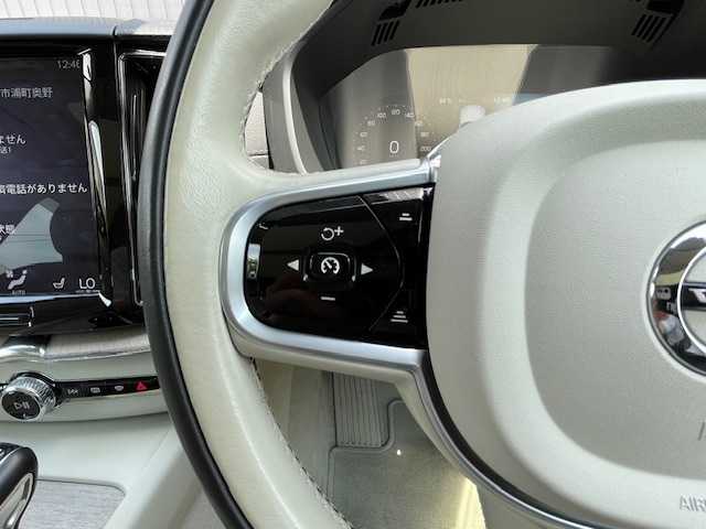 ボルボ ＸＣ６０ D4 AWD インスクリプション 青森県 2019(令1)年 6.2万km 青Ｍ パノラマサンルーフ/harman/kardon/ヘッドアップディスプレイ/運転席マッサージシート/前後ドラレコ/パワーバックドア（スマート）/ベージュ革シート/前席パワーシート・シートメモリー/前後席シートヒーター/純正ナビ（CD BT フルセグTV）/AppleCarPlay、Androidauto/360度カメラ/前後コーナーセンサー/ETC/ACC/City Safety/レーンキープ/BLIS/LED/フォグ/保証書、取説/スペアキー